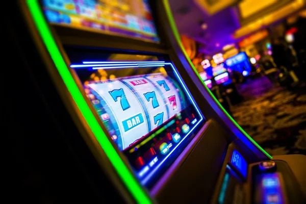 Sakong cards and chips on lumba 77